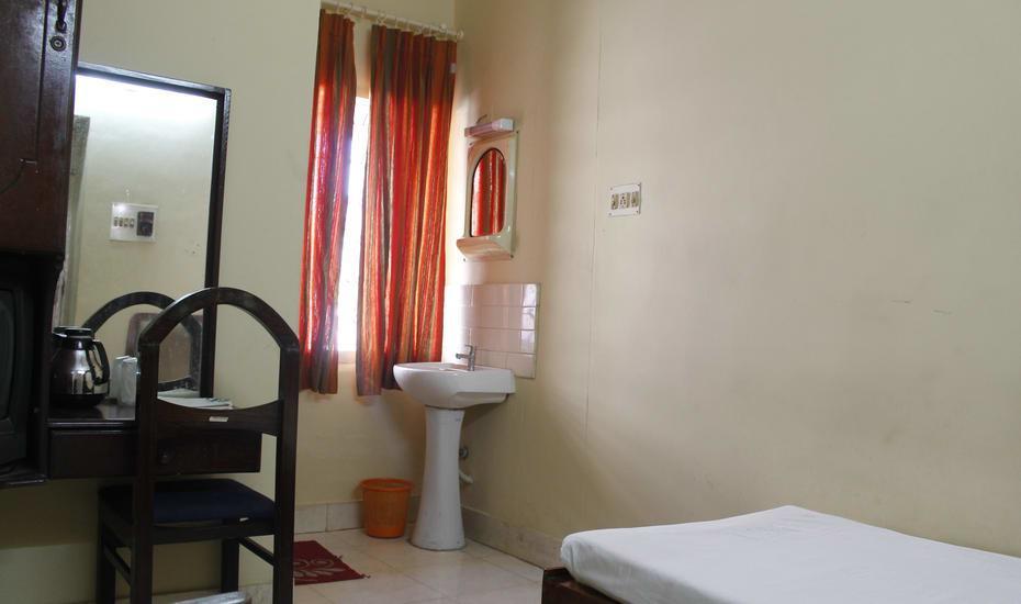 Hotel Regency Thiruvananthapuram Zewnętrze zdjęcie